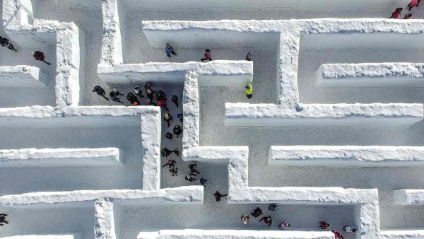 Самый большой снежный Лабиринт