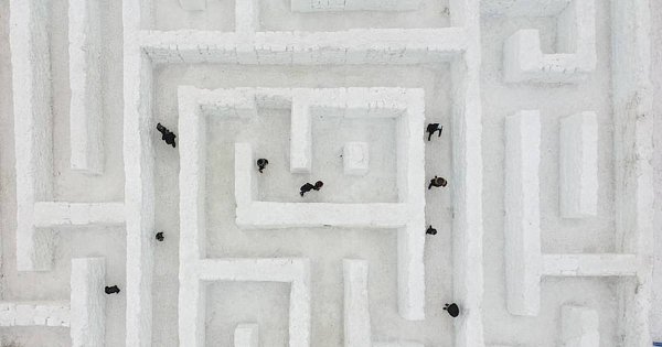 Лабиринт из снега