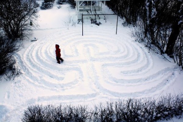 Зимние лабиринты из снега