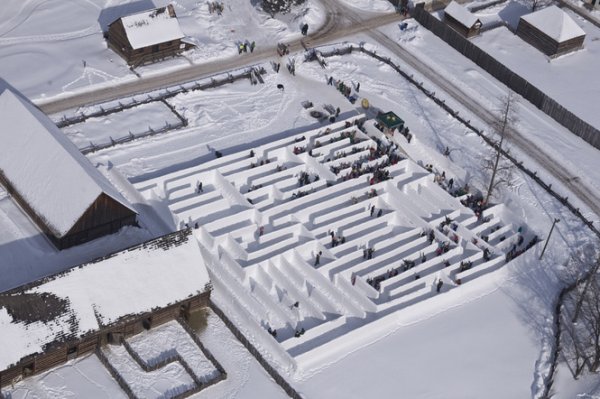 Лабиринт из снега