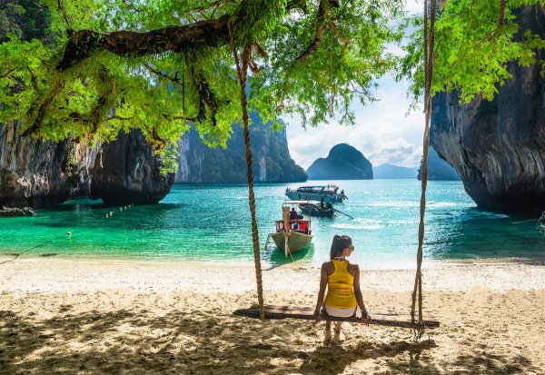 Туристы на острове