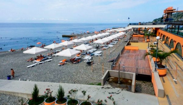 Пляж оздоровительного комплекса Дагомыс