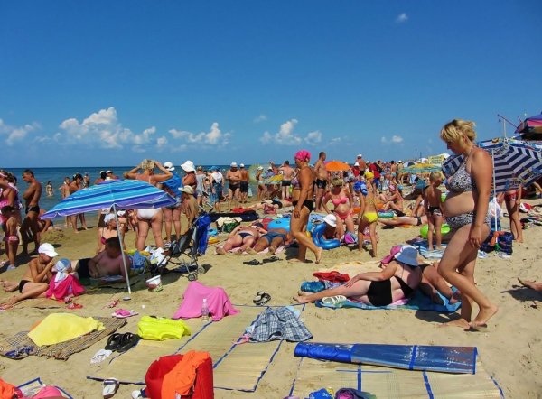 Центральный пляж Джемете Анапа