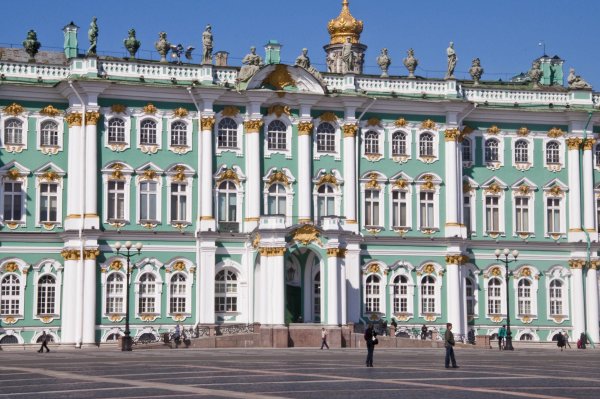 Фасады зимнего дворца в Петербурге