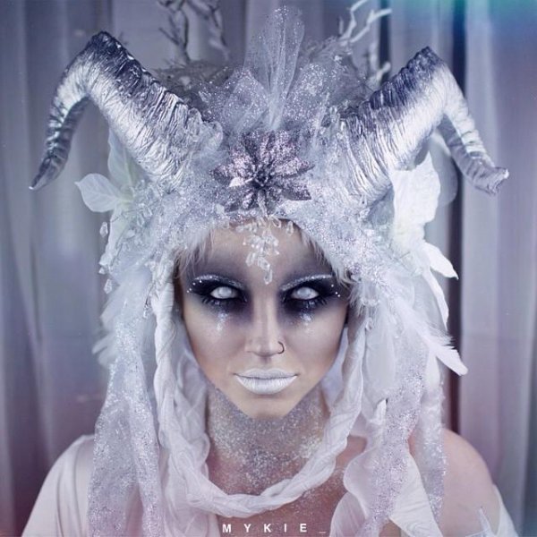 Снежная Королева на Хэллоуин