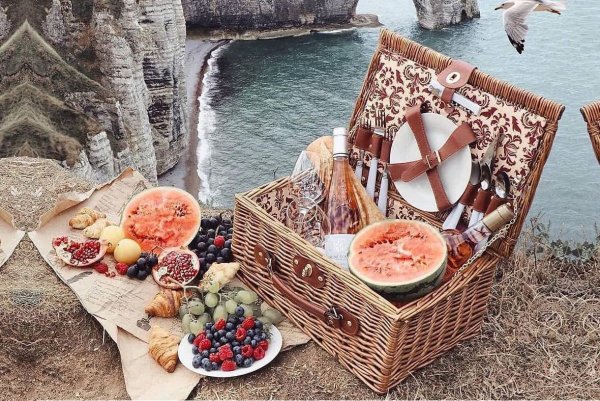 Пикник на берегу моря