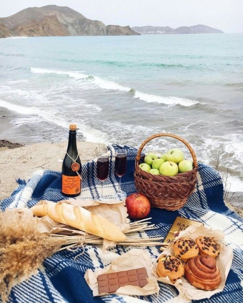 Пикник на берегу моря