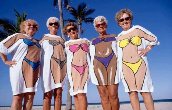 Бабки в купальниках