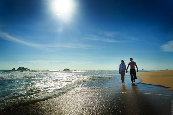 Прогулка по берегу моря