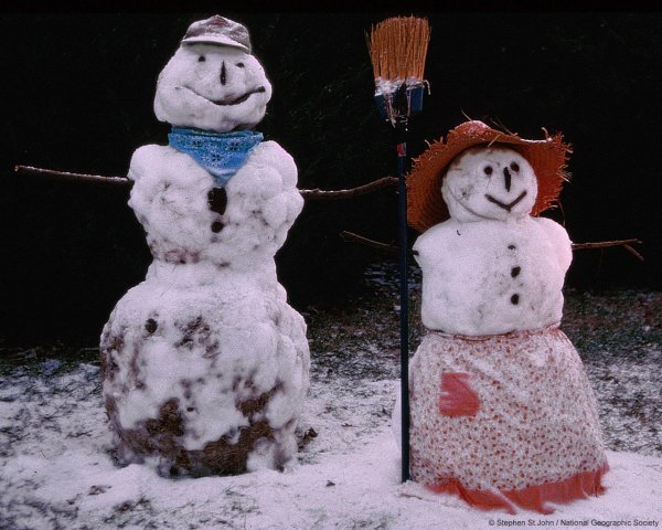 Снеговик и Снежная баба