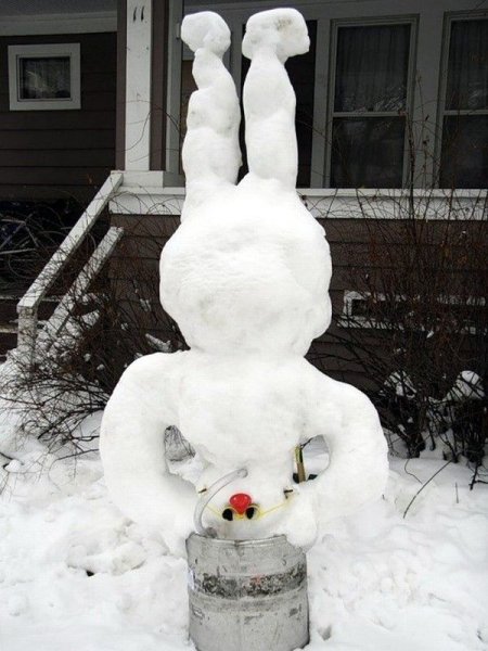 Забавные фигурки из снега