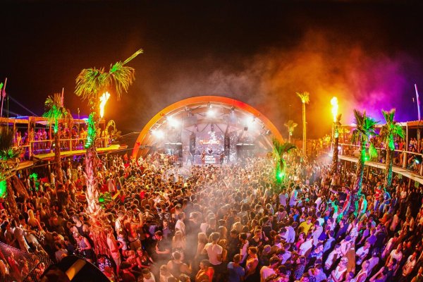 Дискотека на пляже