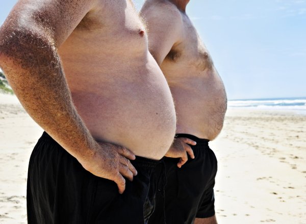 Мужчины с большими животами