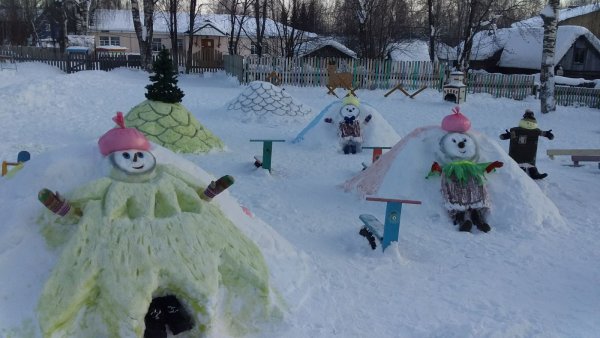 Эколята из снега в детском саду