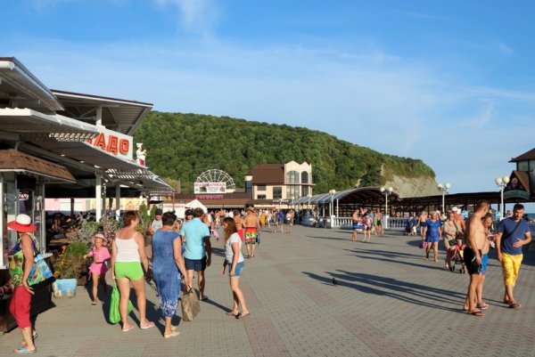 Центральная набережная Архипо Осиповка