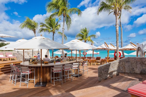 Тропический бар на пляже