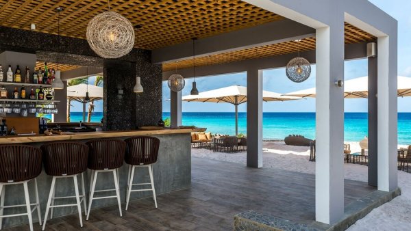 Летний бар на пляже