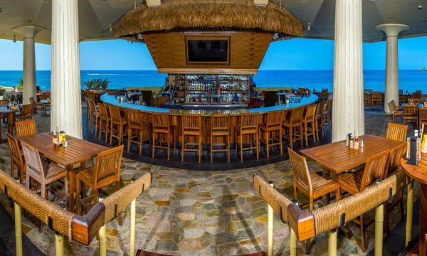 Гавайское кафе на пляже