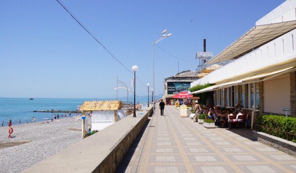 Курортный городок Адлер пляж набережная