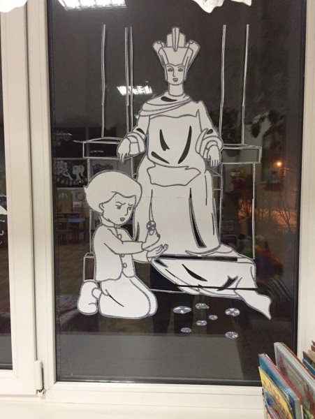 Сказка Снежная Королева на окне вытканки