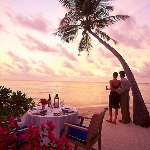 Романтический ужин на пляже