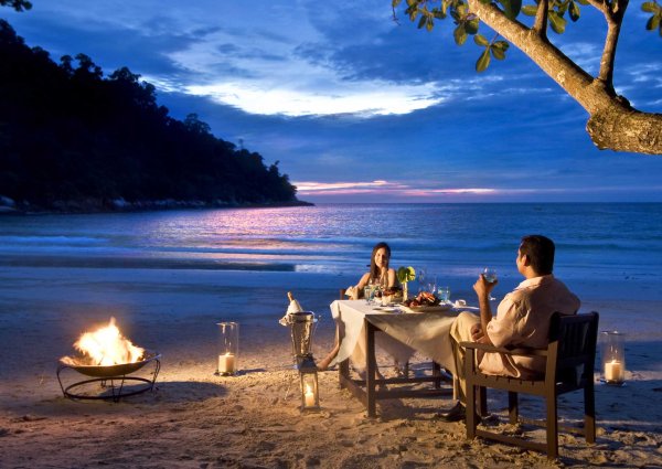 Ужин на берегу моря