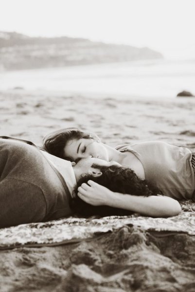 Мужчина и женщина на пляже