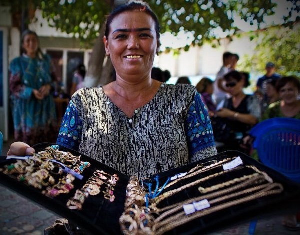 Цыгане на рынке