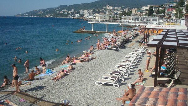 1. Массандровский пляж, Ялта