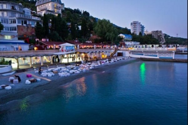 Набережная Ялты Массандровский пляж