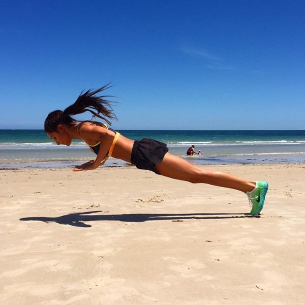 Фитнес на пляже