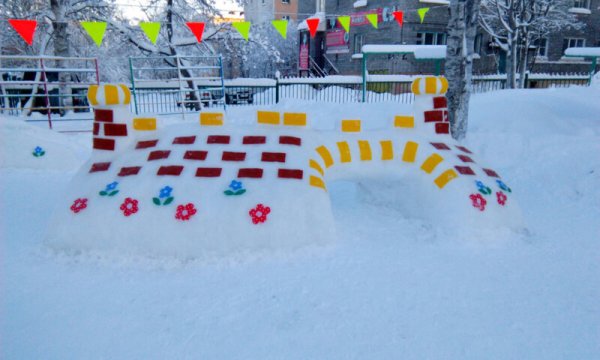 Зимние постройки в детском саду