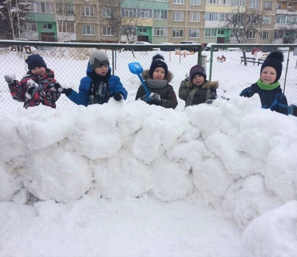 Снежная крепость
