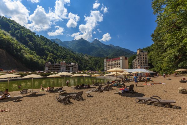 Озеро роза Бич роза Хутор