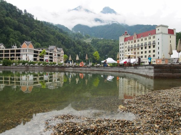 Rosa Beach красная Поляна