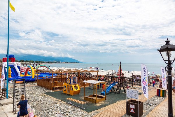 Пляж роза Хутор Сочи