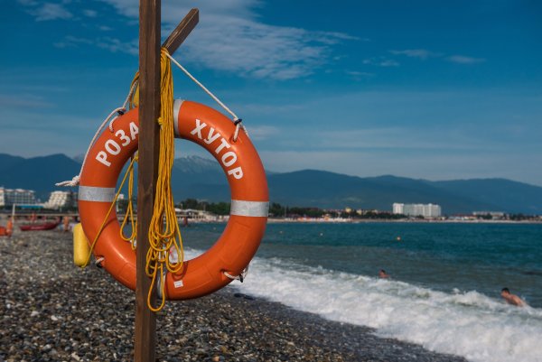 Пляж роза Хутор на море