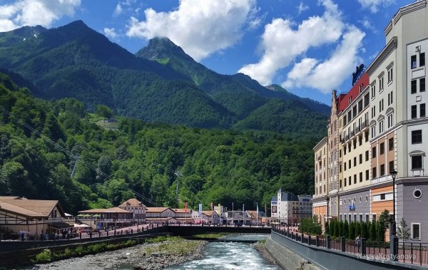 Роза Хутор набережная