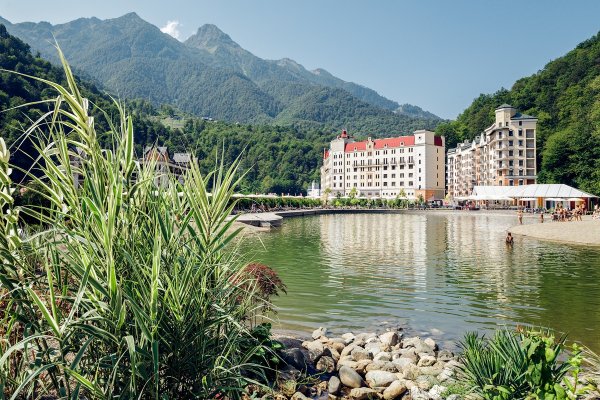 Озеро Рэдиссон роза Хутор