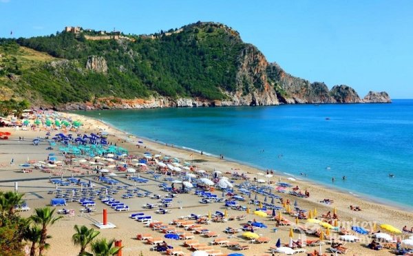 Пляж Дамлаташ в Алании