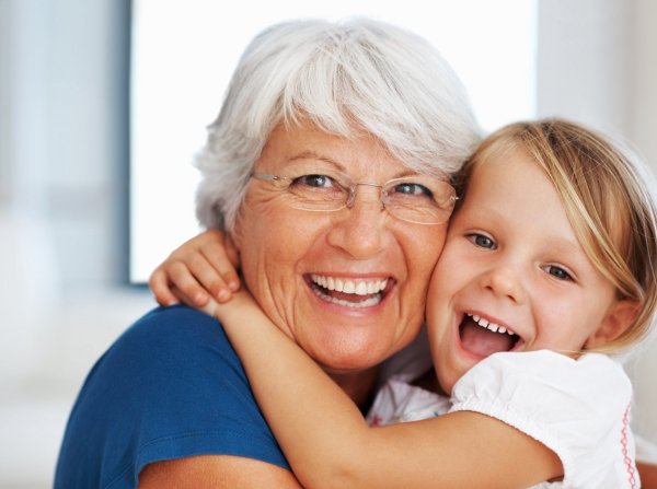 Пенсионеры и дети