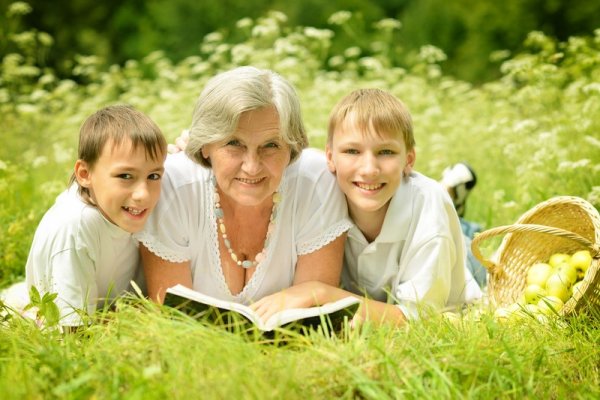 Бабушка и внук