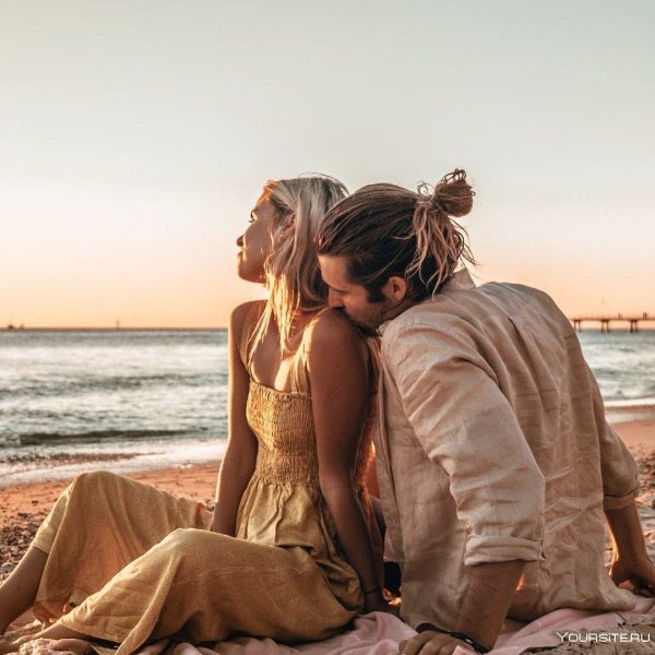 Пара на море