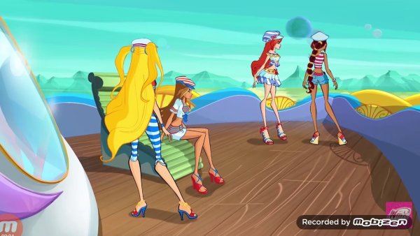 Винкс на пляже