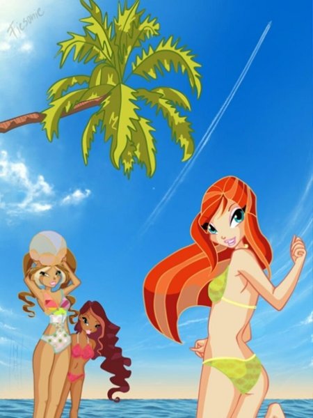 Стелла Флора и Блум в купальниках