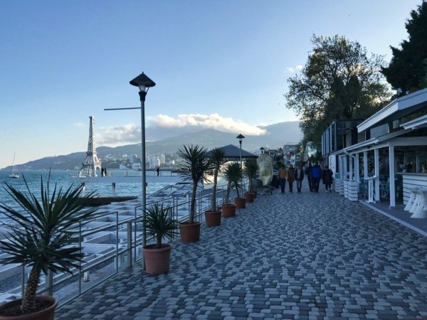 Набережная Массандры в Ялте