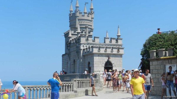 Ласточкино гнездо Крым туристы