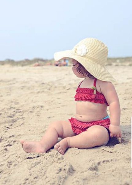 Малыш на пляже