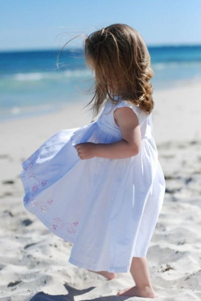 Девочка и море