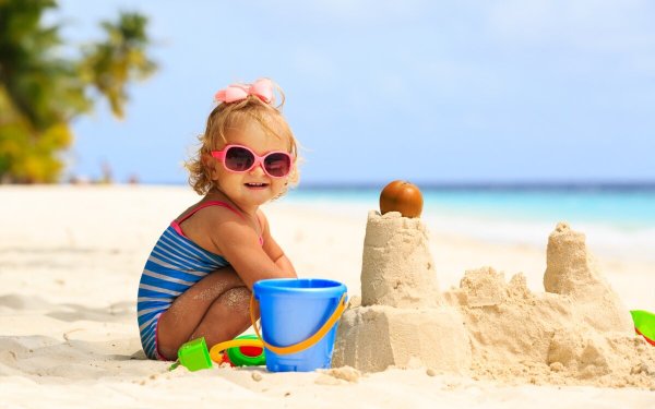 Ребенок в пледе